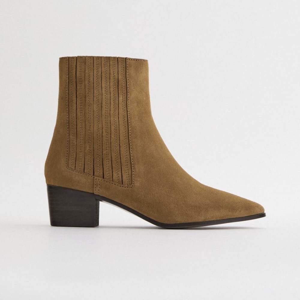 Heeled boots